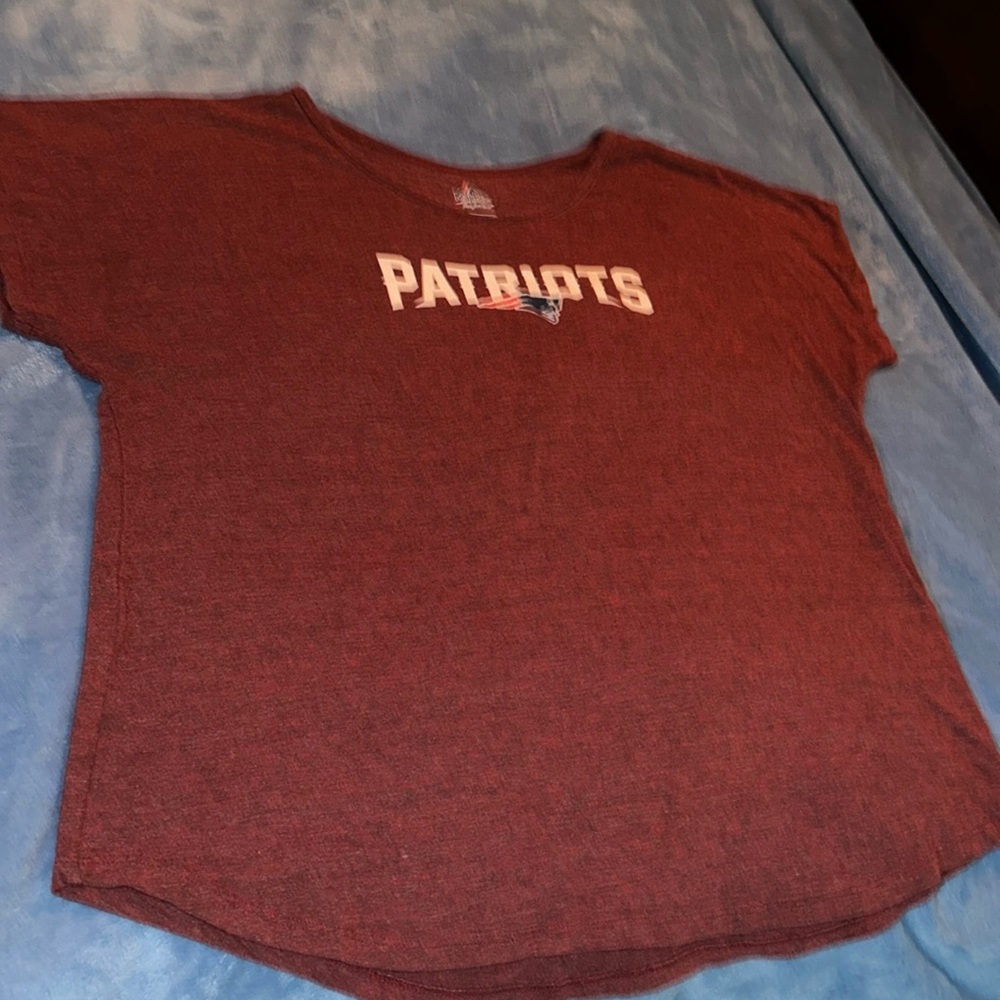 Majestic EUC Woman’s XXL Patriots tshirt